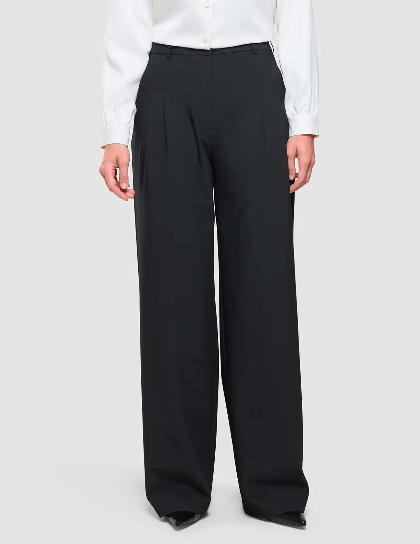 Avira Suit Wide Black