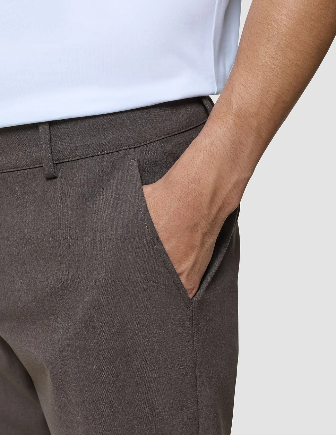 Ease Pants Slim Mocha