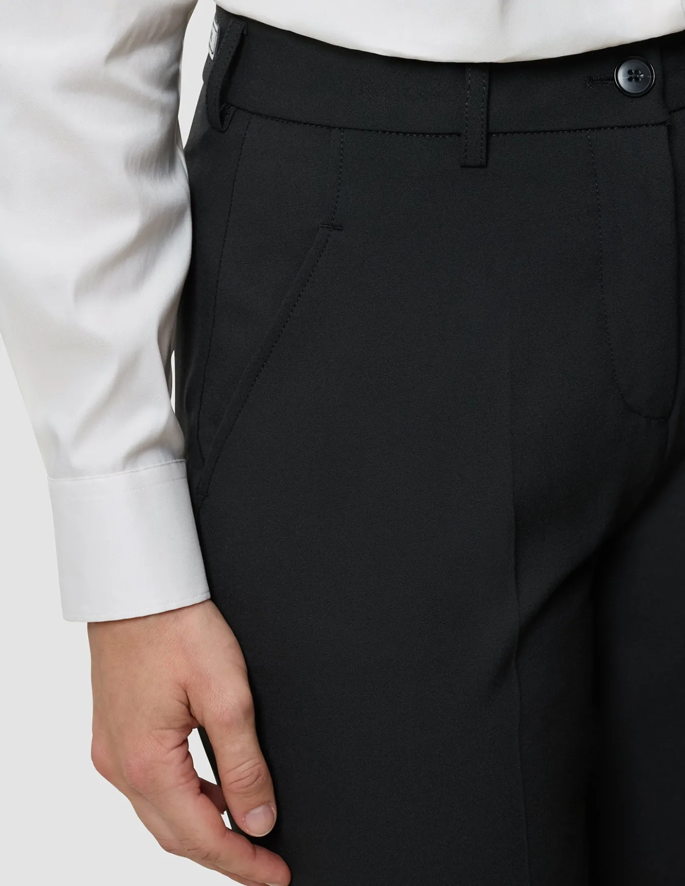 Essential Pants Tapered Black
