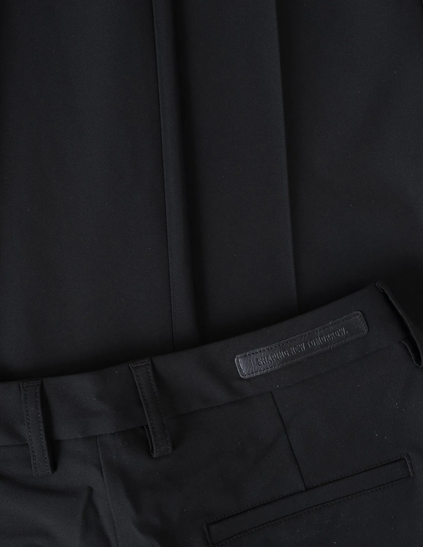Essential Pants Tapered Black