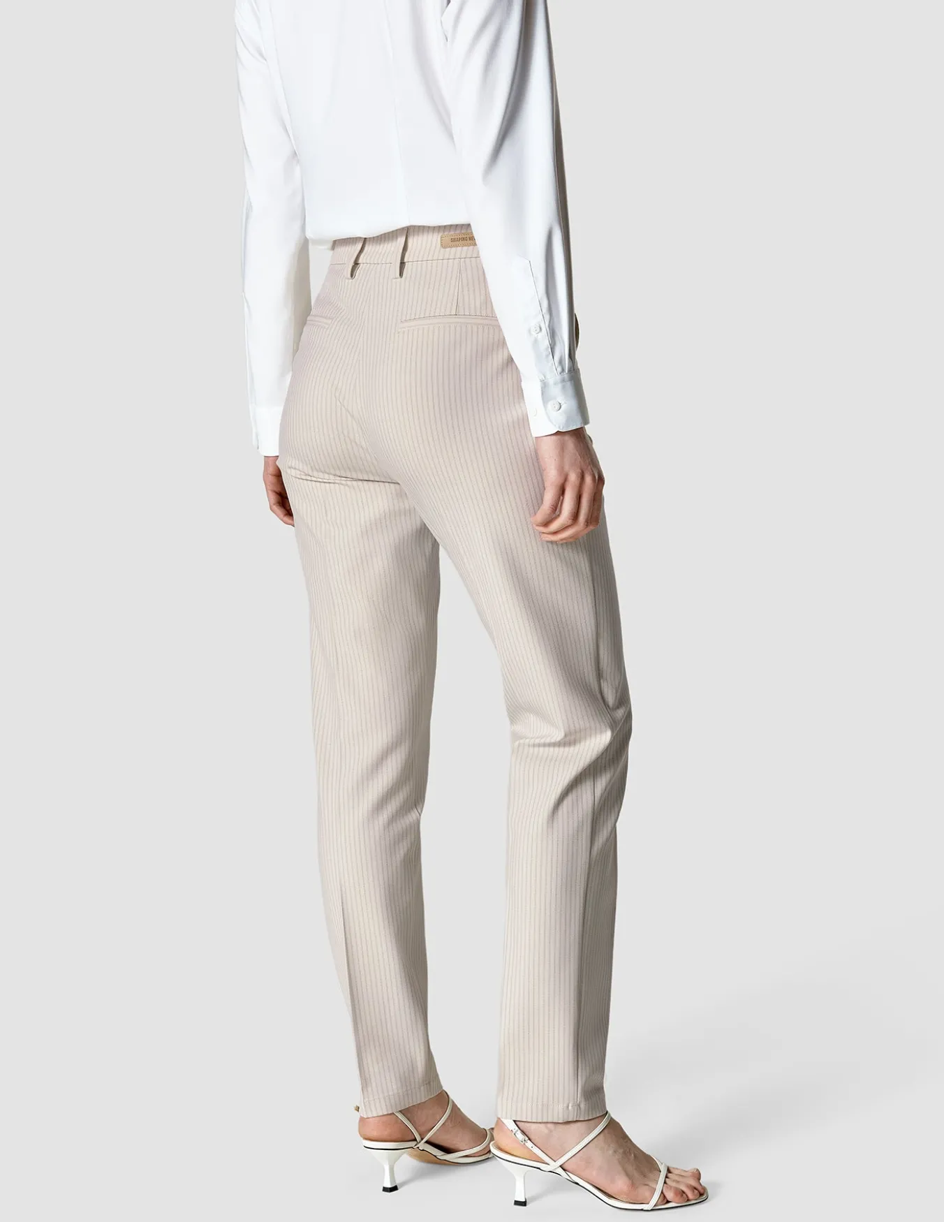 Essential Pants Tapered Cream Latte