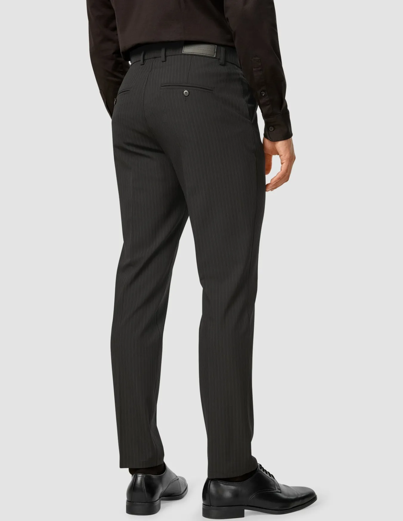 Essential Suit Asphalt Pinstripe