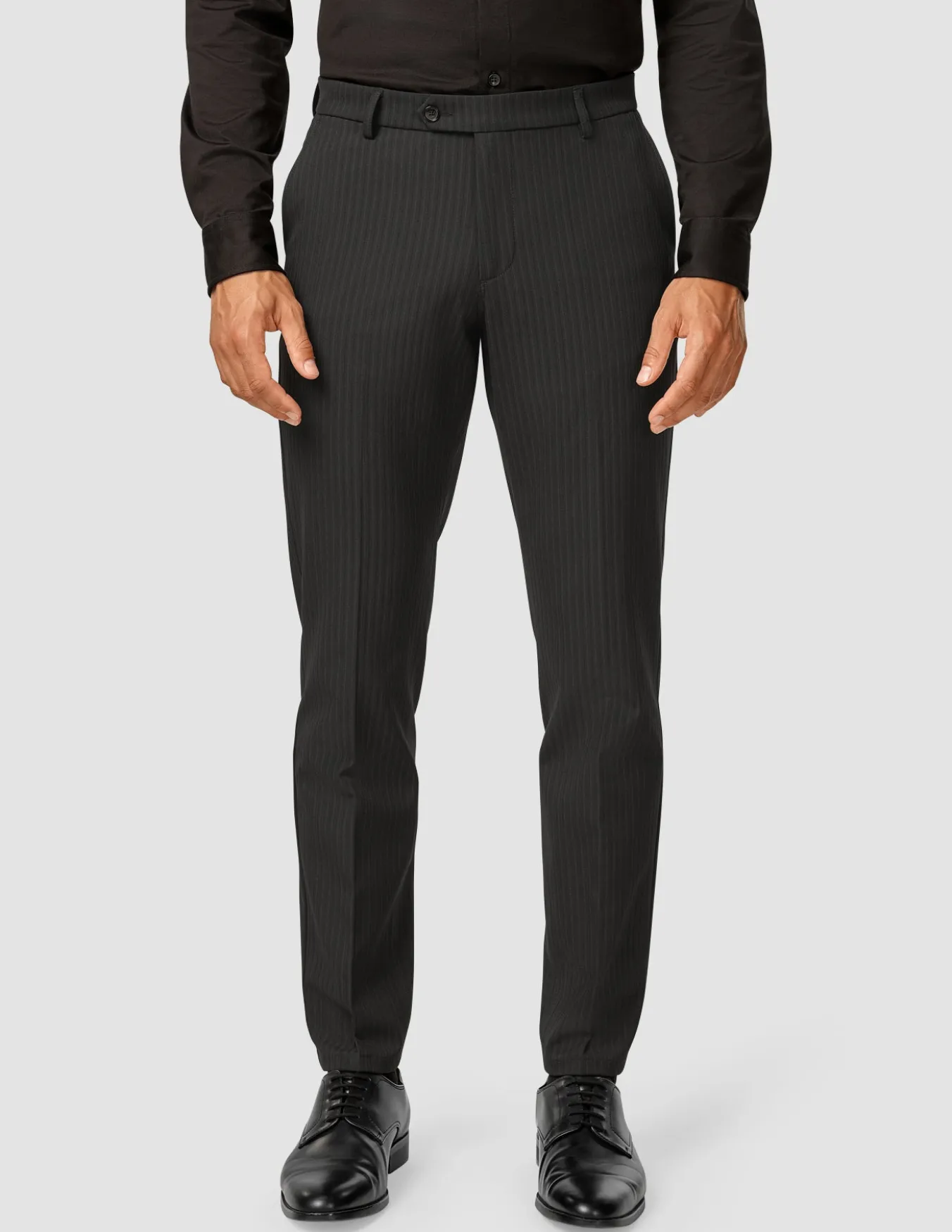 Essential Suit Asphalt Pinstripe