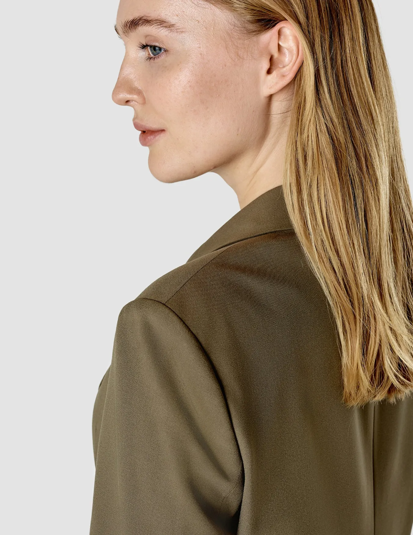 Essential Suit Straight Dark Olive