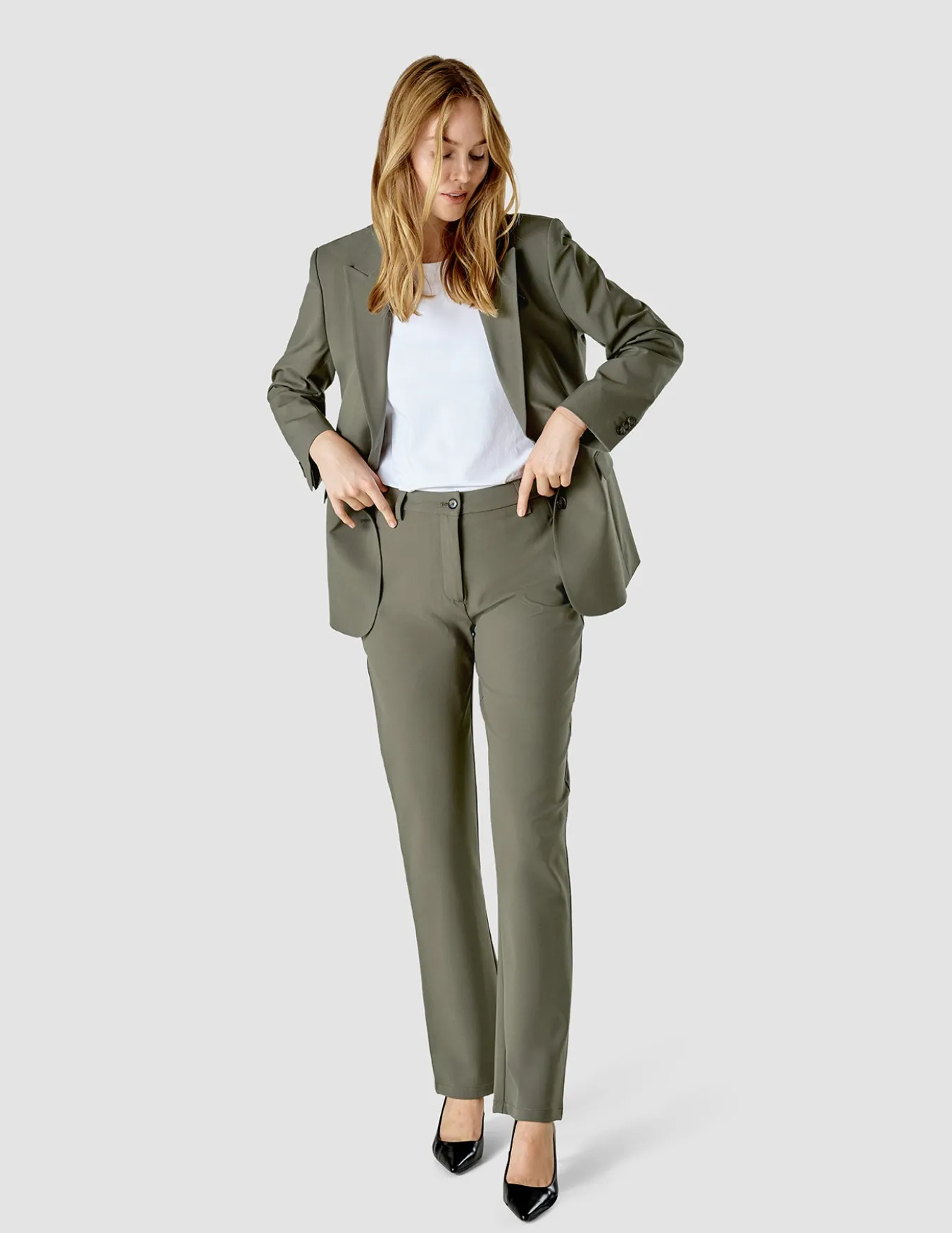 Essential Suit Straight Dark Olive