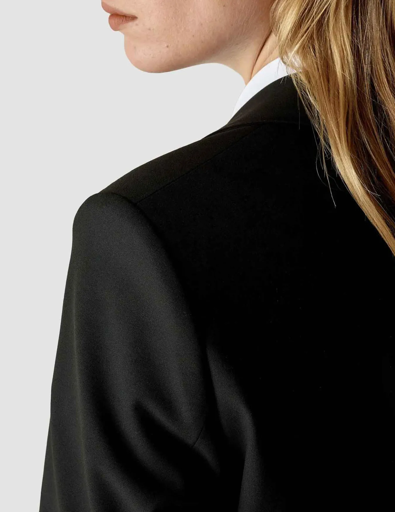 Essential Suit Tapered Black