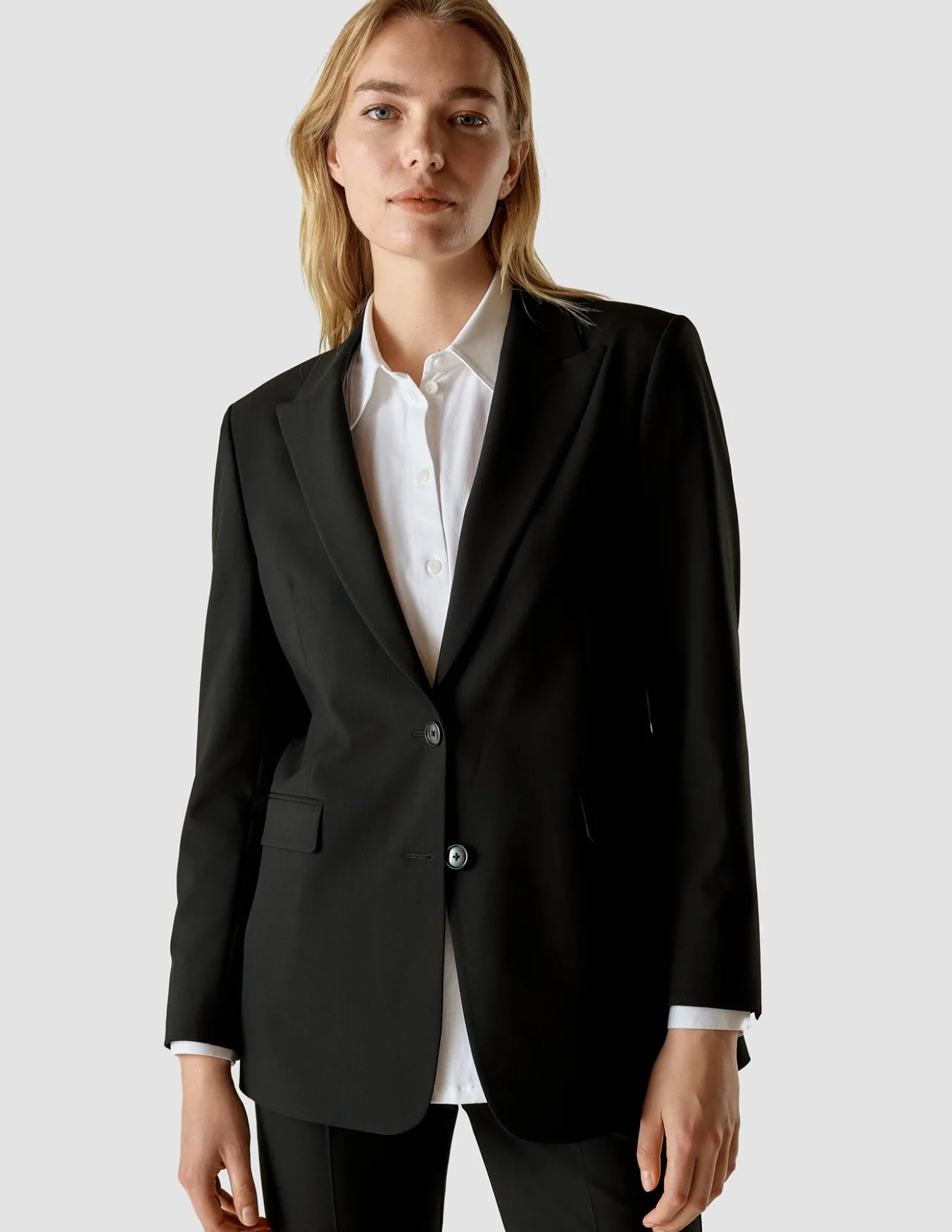 Essential Suit Tapered Black