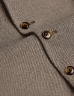 Essential Vest Almond