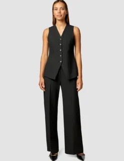 Essential Vest Long Black