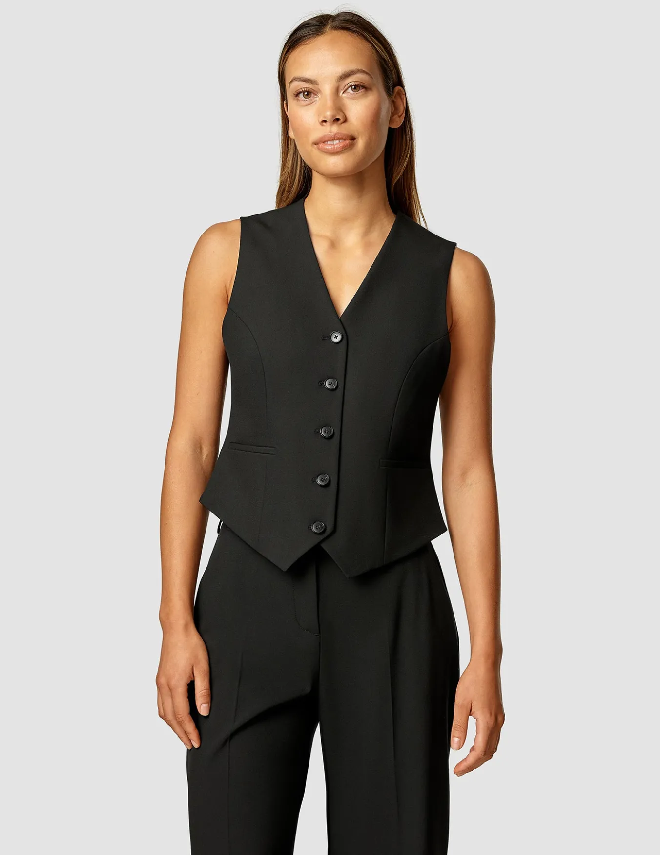 Essential Vest Short Black