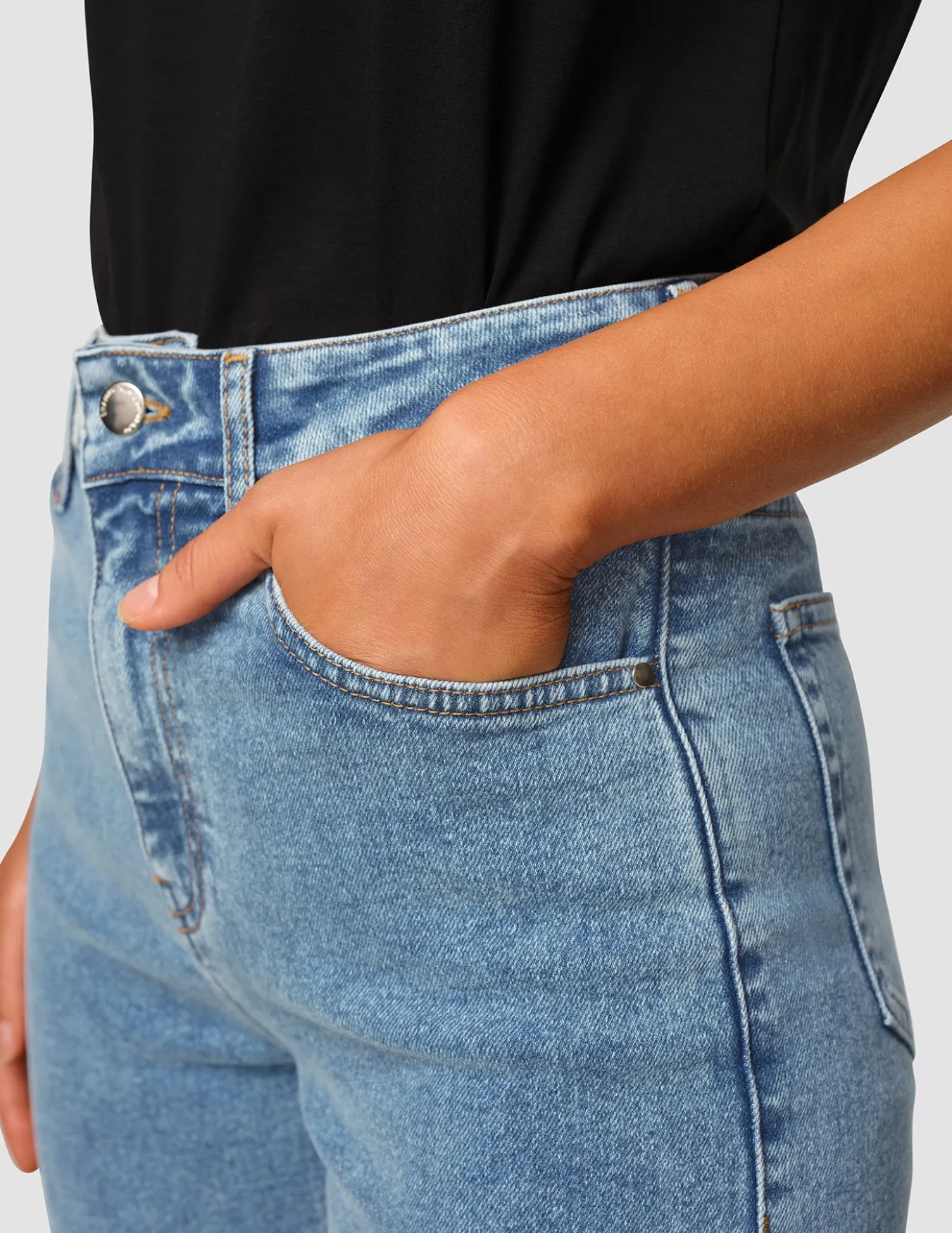 Jeans Tapered Snow Blue Wash