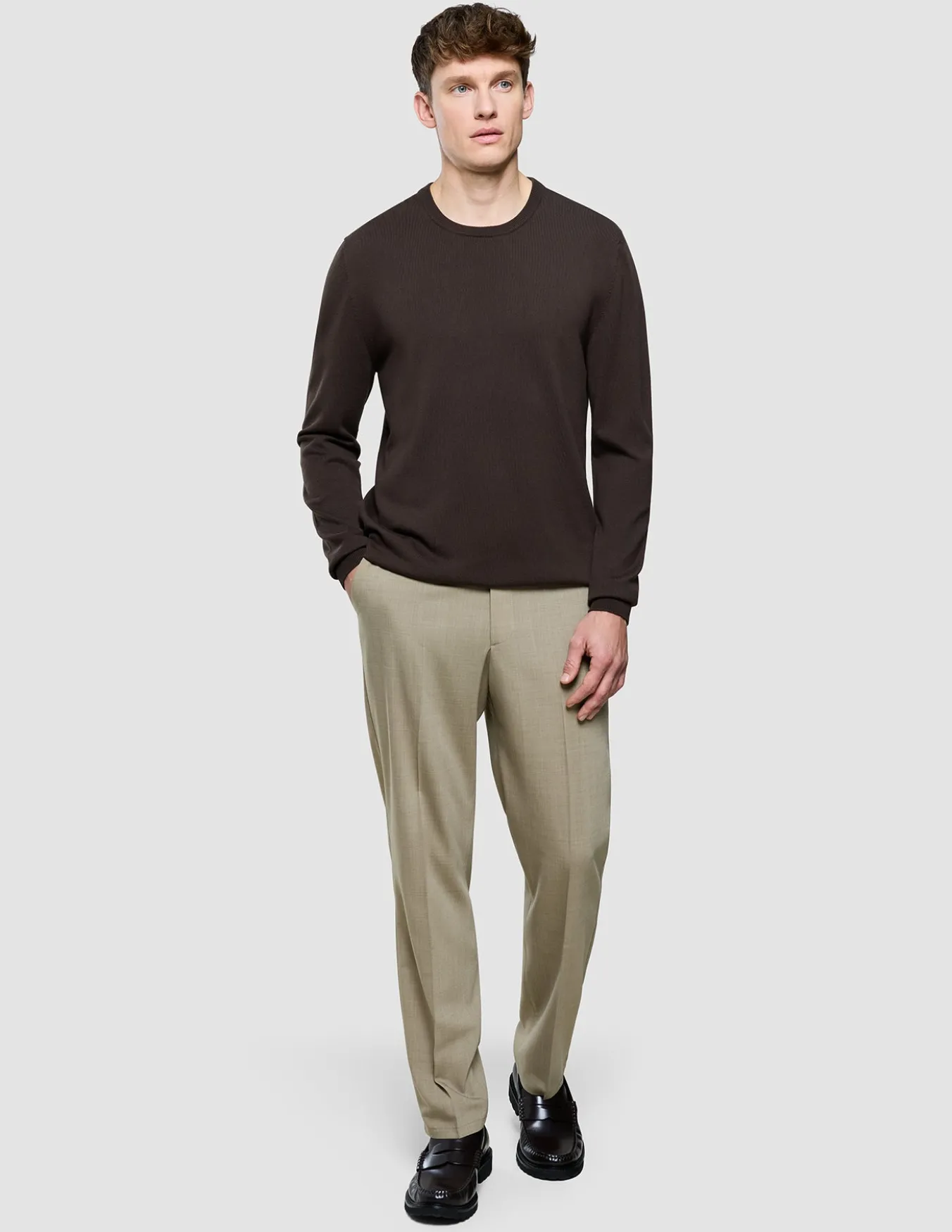 Seamless Core Knit Crewneck Dark Brown