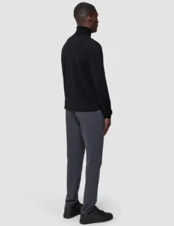 Seamless Premium Merino Knit Turtleneck Black