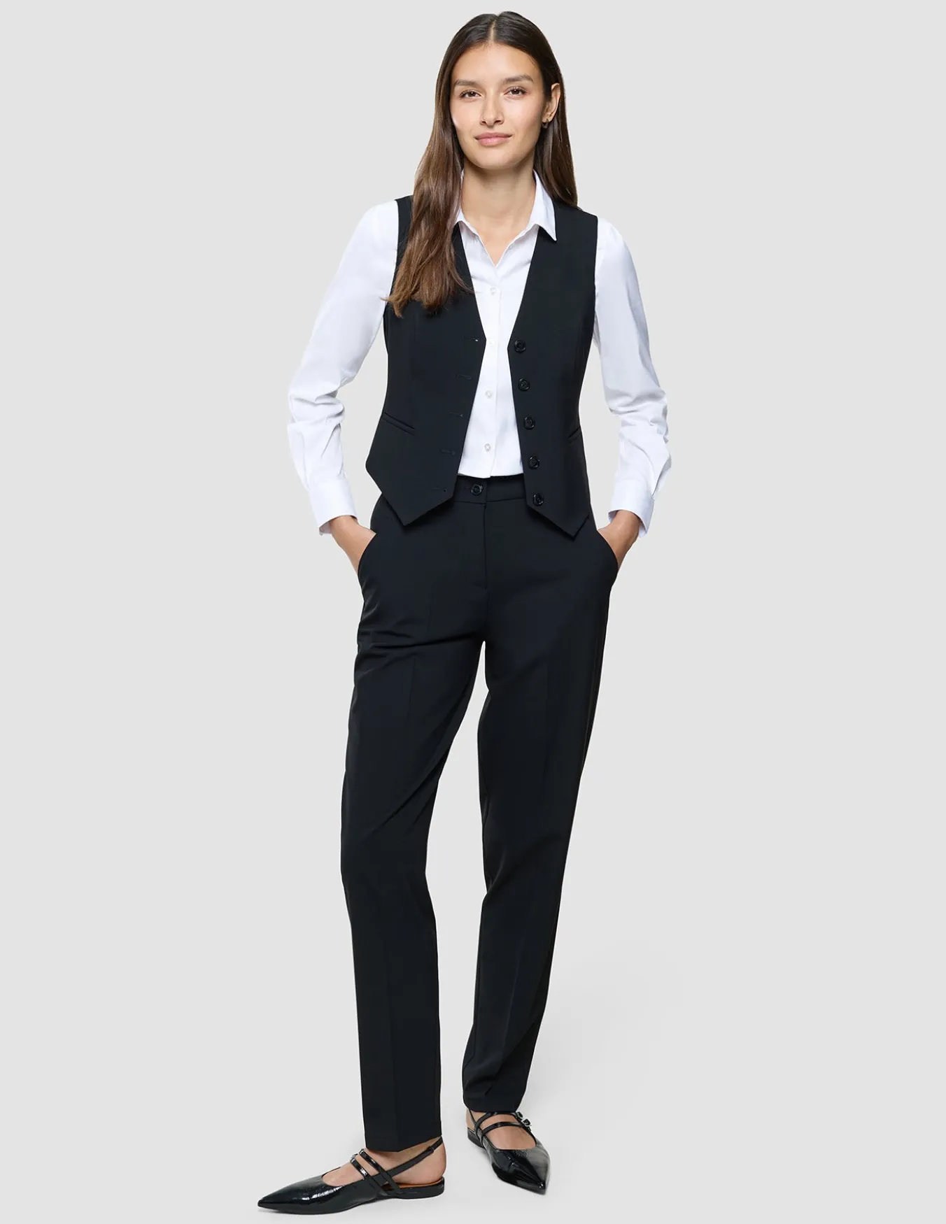 Women Ease Pants Tapered Black
