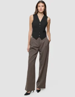 Women Ease Short Vest Black