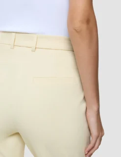 Women Essential Pants Tapered Misty Yellow