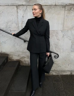 Women's Avira Blazer Black