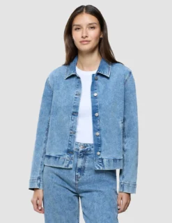 Women's Classic Denim Jacket Snow Blue Wash