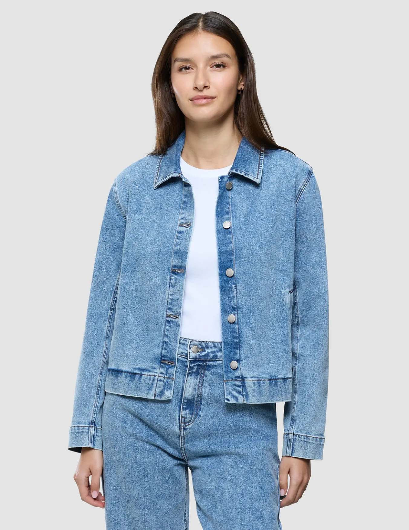 Women's Classic Denim Jacket Snow Blue Wash