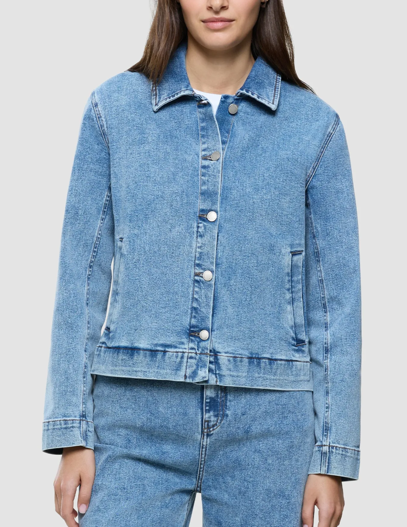 Women's Classic Denim Jacket Snow Blue Wash