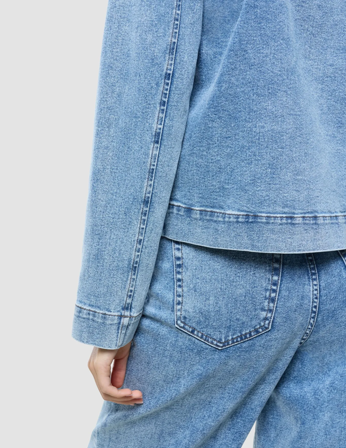 Women's Classic Denim Jacket Snow Blue Wash
