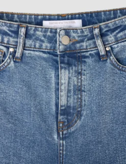 Women's Classic Jeans Relaxed Fit Snow Blue Wash