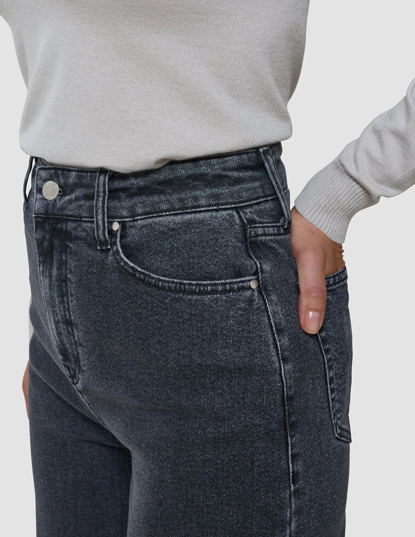 Women's Classic Jeans Relaxed Fit Washed Black